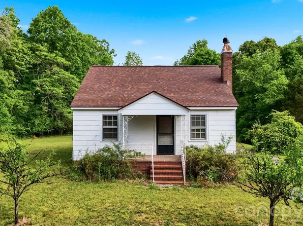 2711 8th Ave SE, Hickory, NC 28602