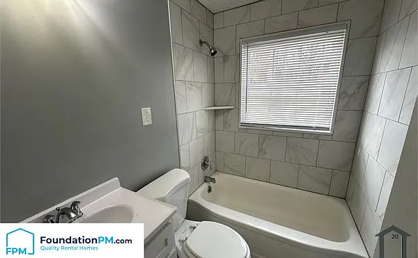 1392 Kyle St — Photo 13