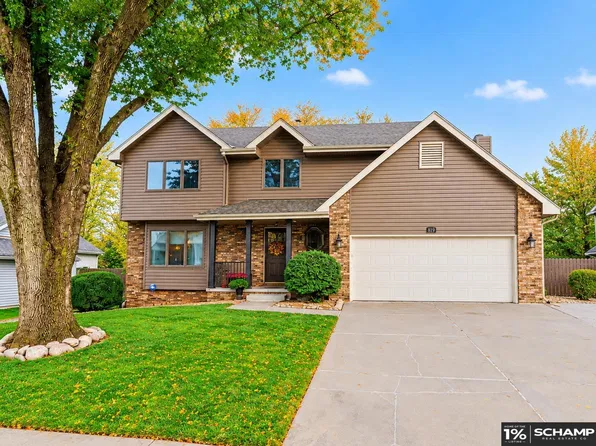 819 Valentine Ln, Papillion, NE 68046