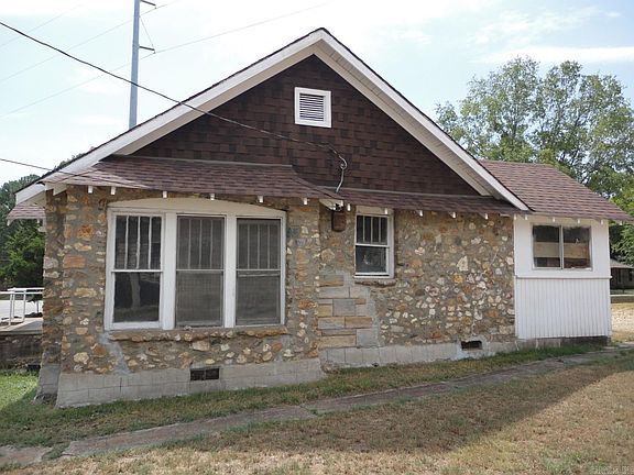 4th image of 1148 Pleasant St