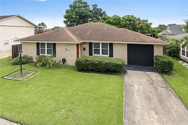 1st image of 304 Amapola Cir