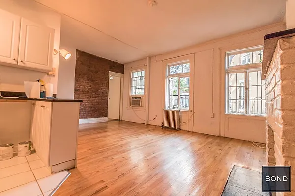 Rented by Bond New York | media 3