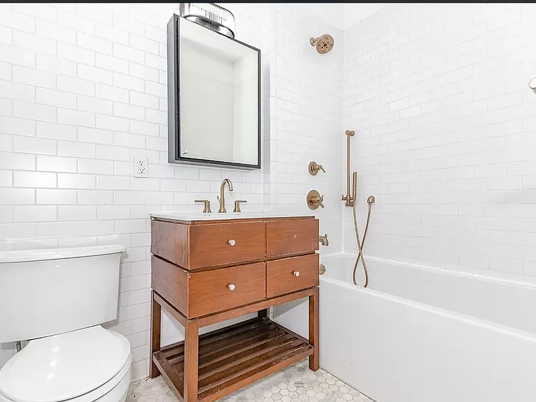 291 Metropolitan Ave #2A — Photo 8