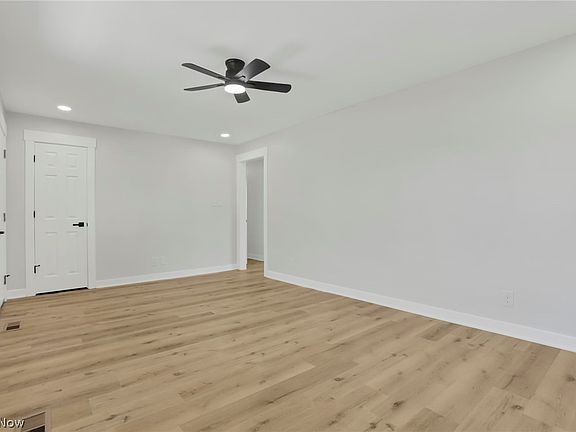 2nd image of 20595 Happy Hollow Rd