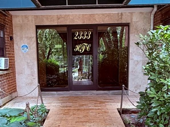 2333 Hudson Ter APT E5