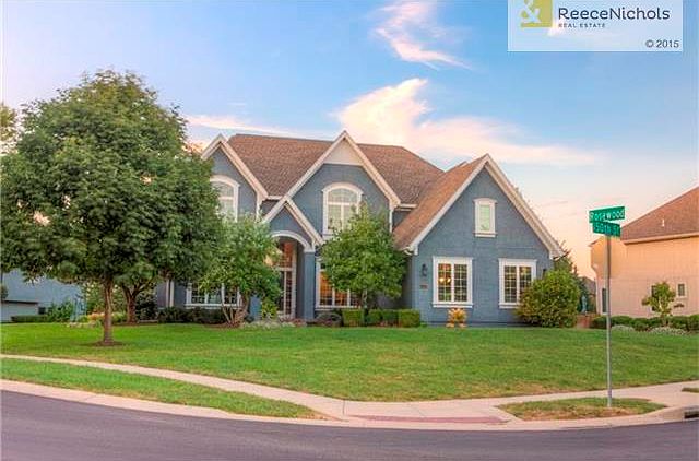 Gorgeous and Inviting Curb Appeal