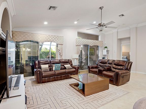 5th image of 5233 Glenville Drive