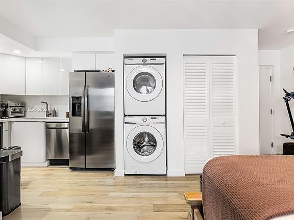 5th image of 1610 Euclid Ave APT B-202