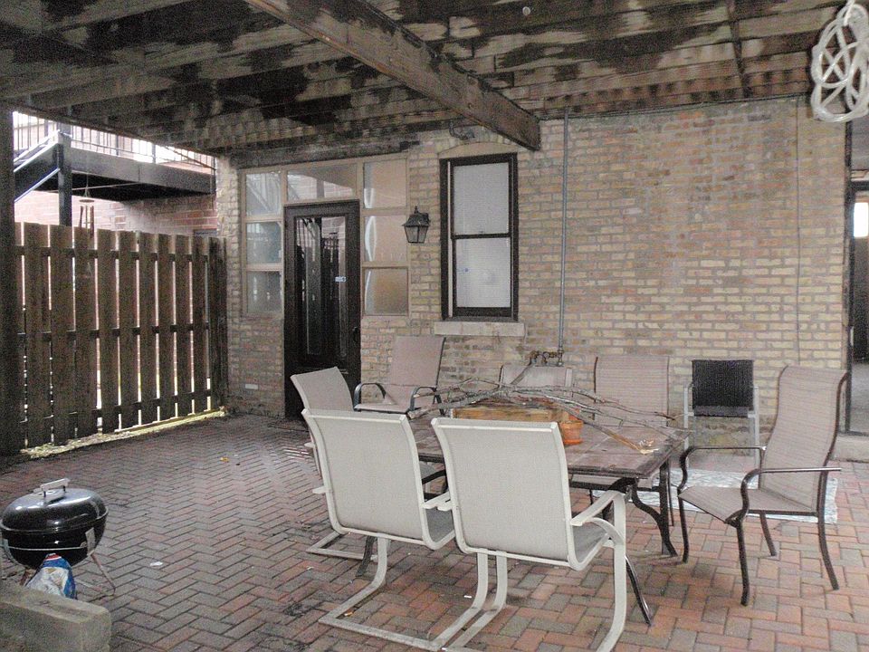2nd image of 2679 N Burling St #Coach