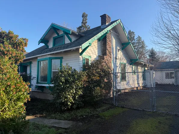 1031 W 10th St, Medford, OR 97501