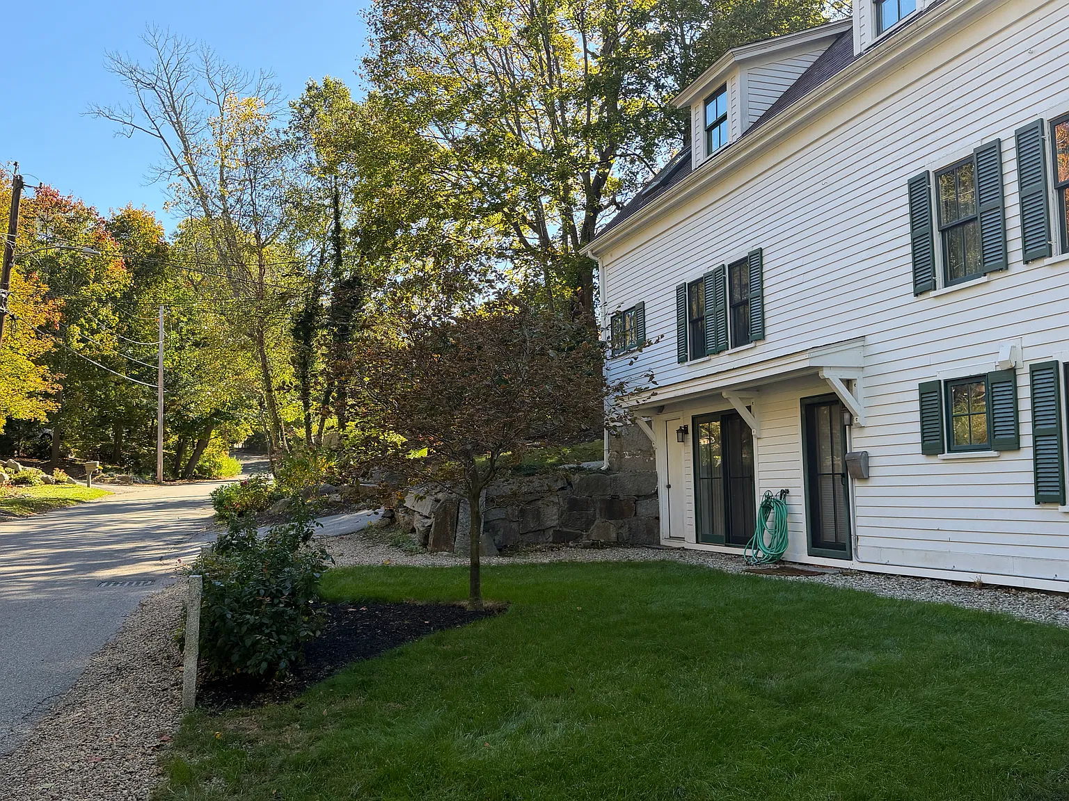 1 bed, 400 sqft, $2,600 — Photo 3
