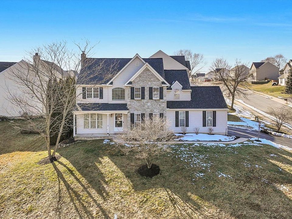 1st image of 24 Rockdale Dr