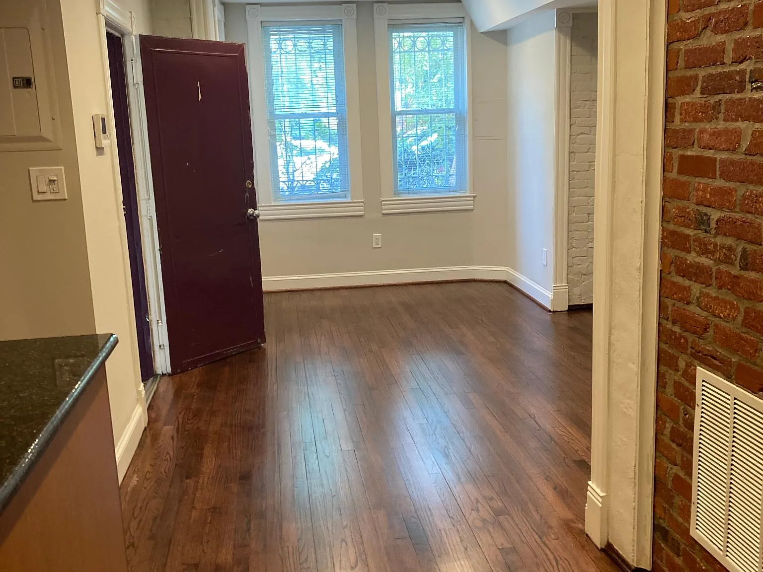 1 bed, 800 sqft, $2,500 — Photo 3