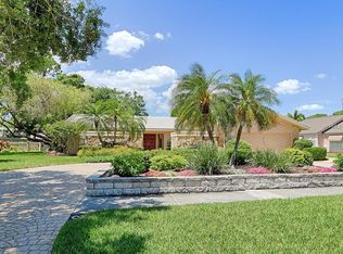 8526 Bardmoor Pl, Seminole, FL 33777