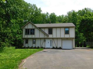 820 Tennent Rd, Manalapan, NJ 07726