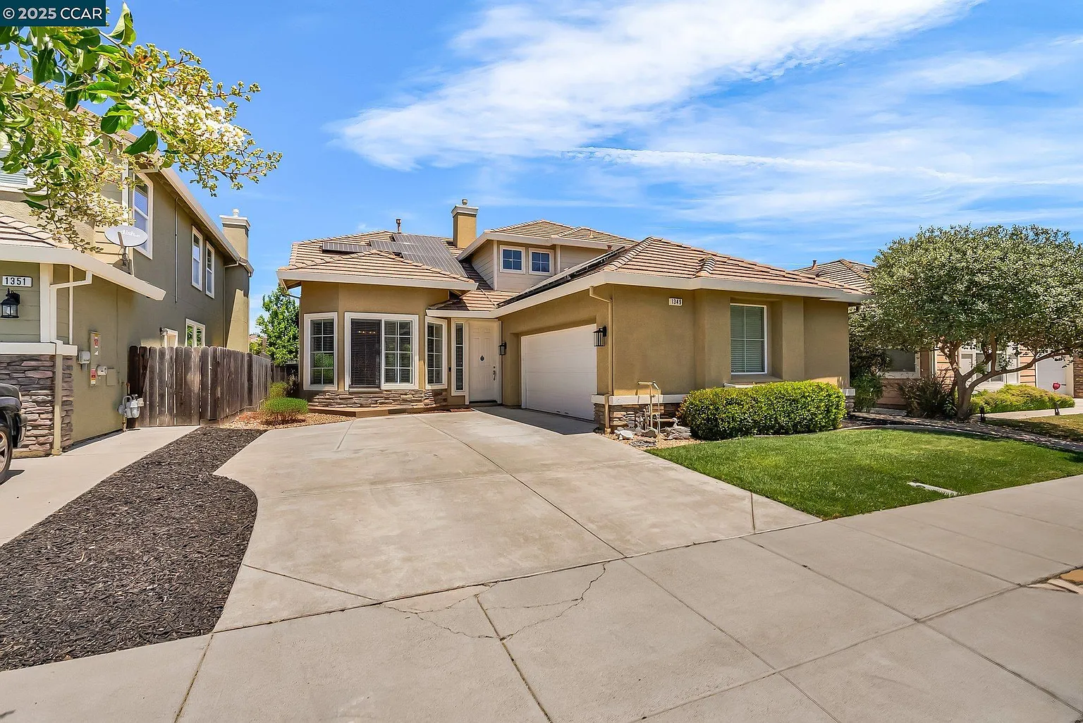 1349 Yosemite Cir photo 1