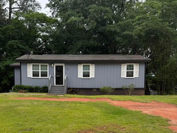 323 Peach Cir, Fort Valley, GA 31030