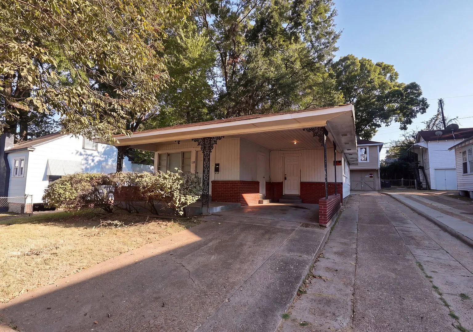 Highland - 2 Bed 1 Bath - 131 Lister — Photo 2