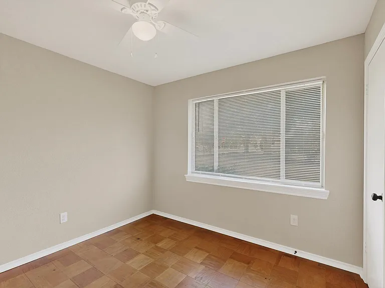2506 Hillsboro Ave — Photo 21