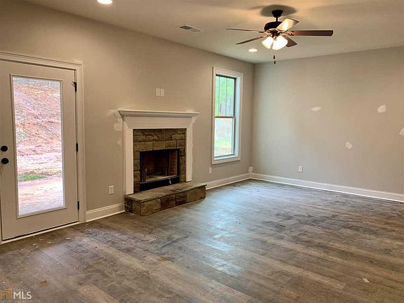 5th image of 145 Clearwater Dr #92