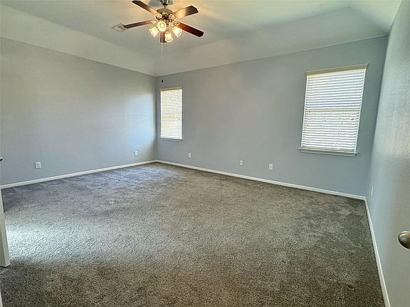 4th image of 1050 Forest Haven Ct