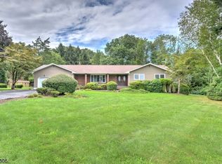 3 Sleepy Hollow Ct, Lincoln Park, NJ 07035