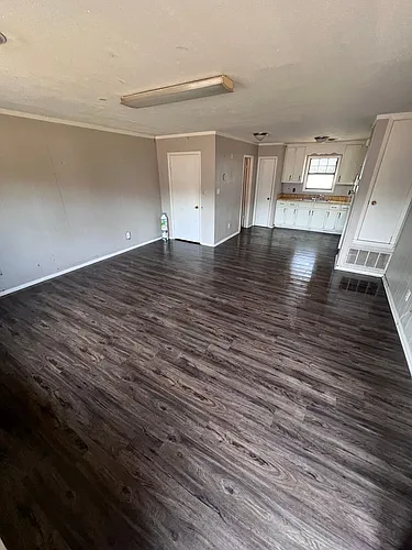 110 Stanley Ave Photo 1