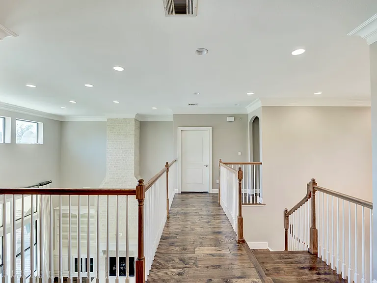 555 Canterbury Ln — Photo 19