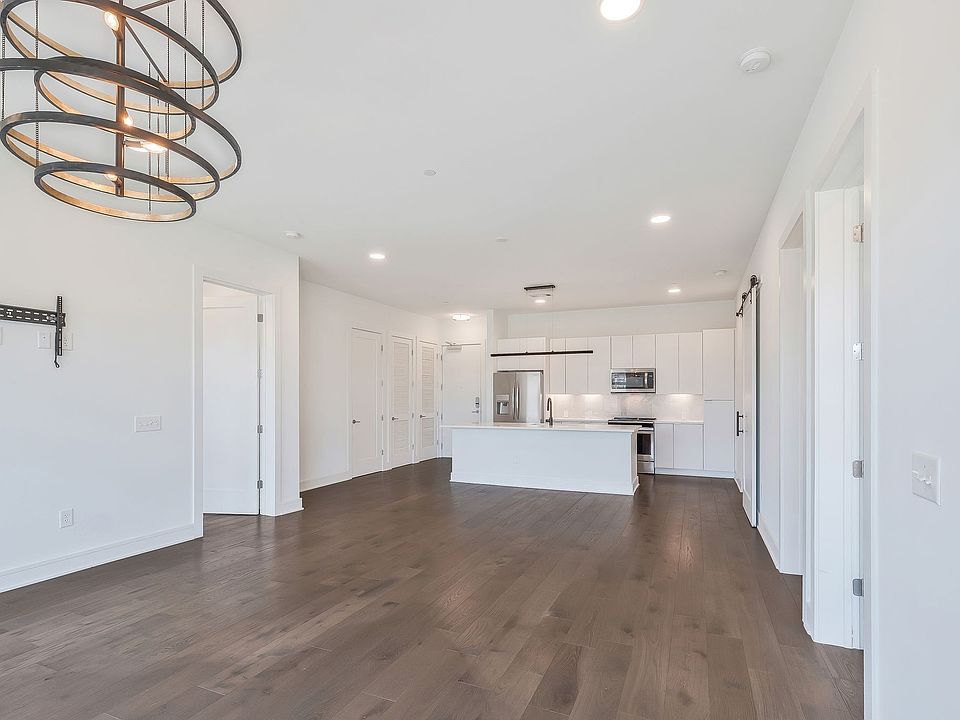 1st image of 1125 10th Ave N #205