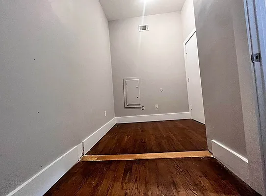 Rented by ERNY LLC | media 25