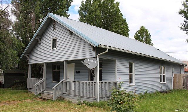 Central Chehalis Location with a walkable score of 72, and most errands being completed on foot.