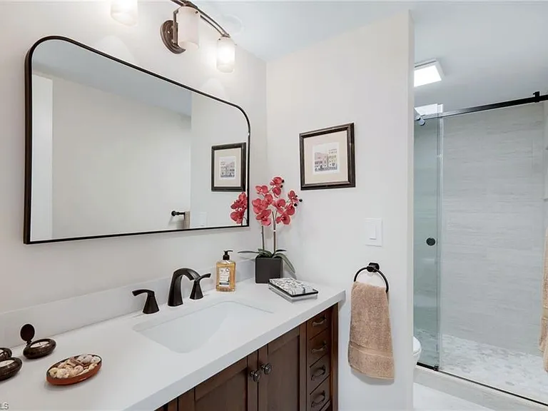 3200 Gulf Shore Blvd N #115 — Photo 8