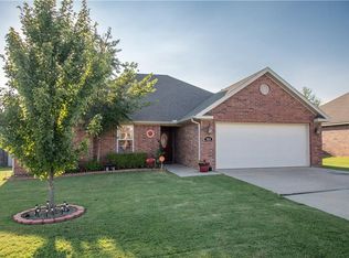 3866 Solitude St, Springdale, AR 72764