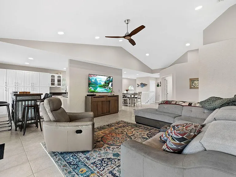 8050 Aberdeen Dr #202 — Photo 15