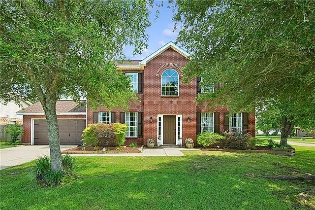 1st image of 600 Fairway Ct