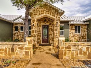 171 W Kendall Jackson, Comfort, TX 78013