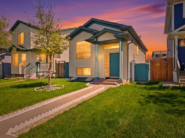 141 W Martin Crossing Cres NE, Calgary, AB T3J 3S9