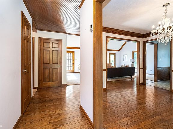 5th image of 6725 La Tour Cir