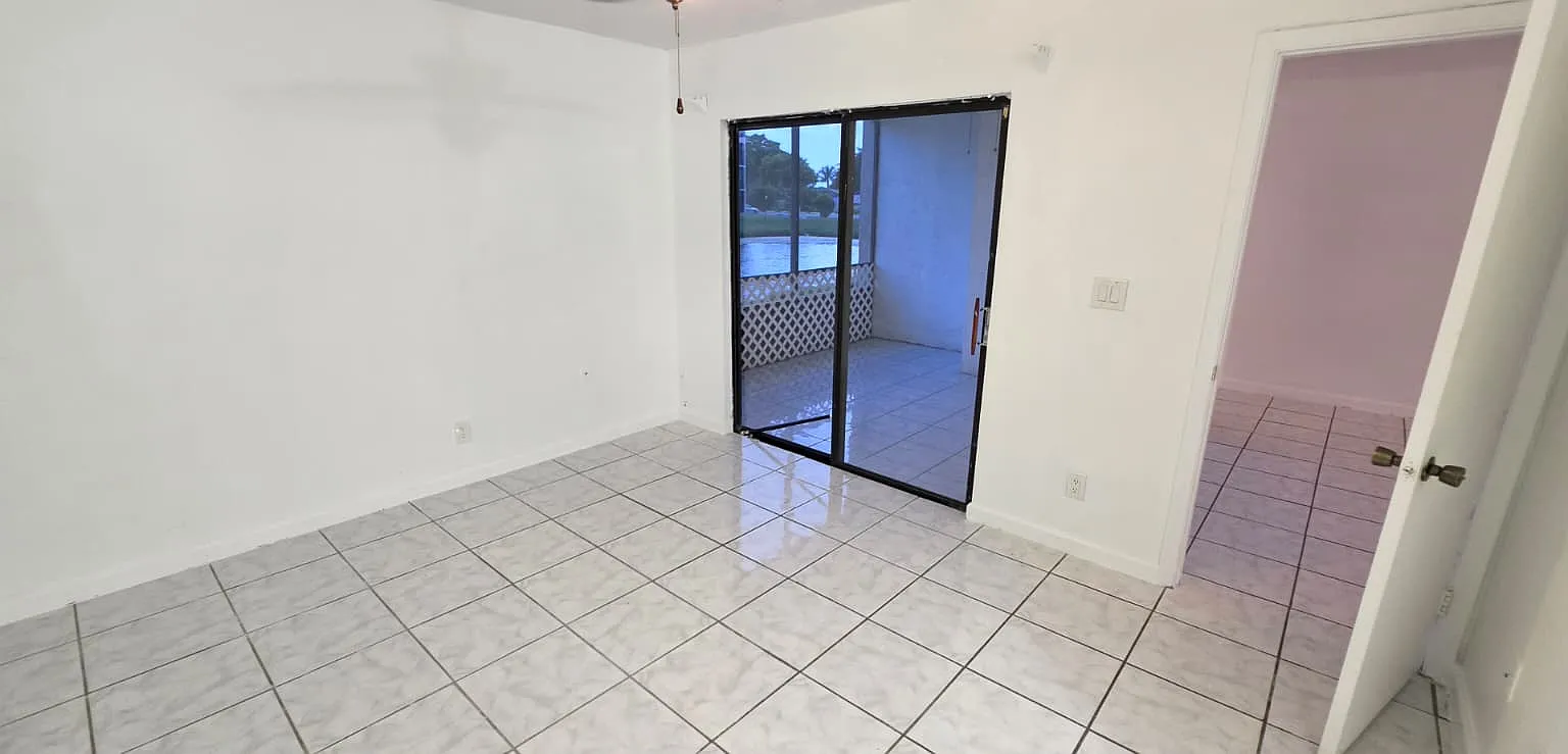 SW 117th Ave, Pembroke Pines — Photo 4