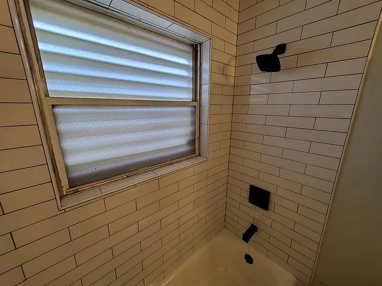 4511 Avenue R 1/2 — Photo 11