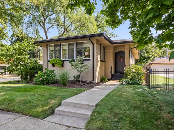 128 Dupee Pl, Wilmette, IL 60091