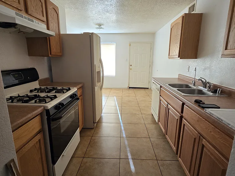 9712 El Patron Rd SW — Photo 7