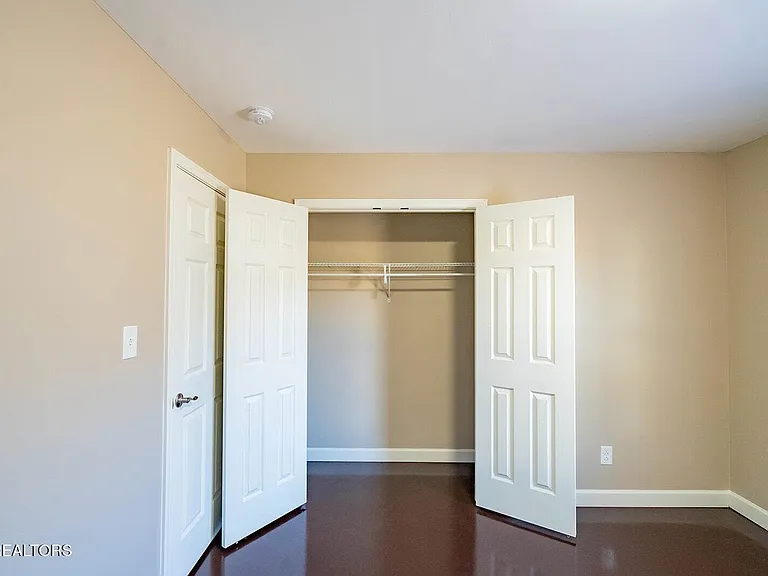 106 E Maire Ave — Photo 16