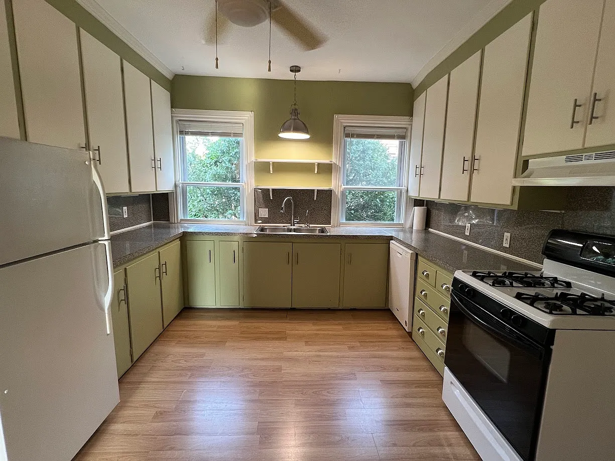 119 E Manning St — Photo 2