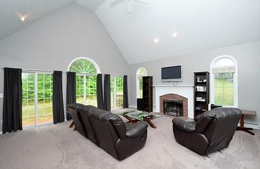 2nd image of 72 Killiney Woods