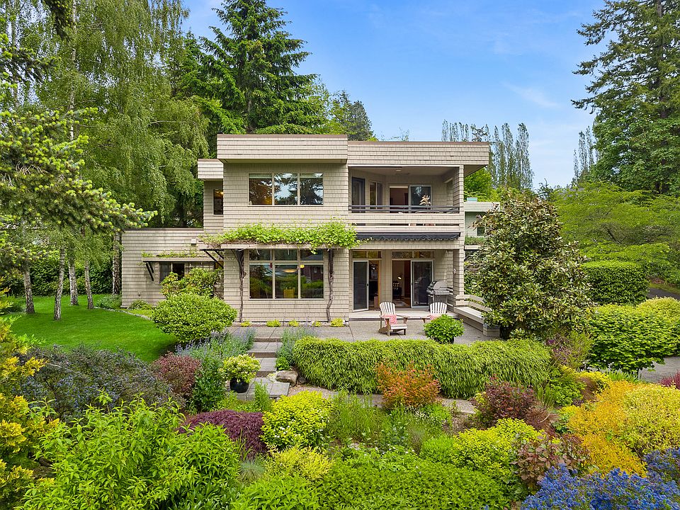 1st image of 161 Lovell Ave SW