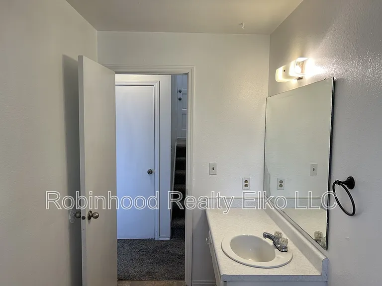 397 Parkchester Dr #2 — Photo 16