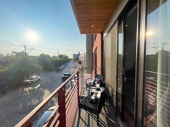 2nd image of 519 Poplar St #108