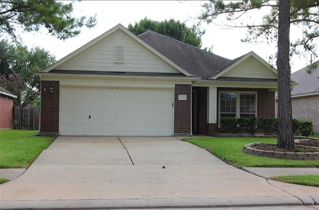 4 bed, 1984 sqft, $2,350 — Photo 3