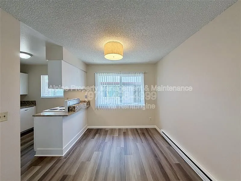 3 bed, 1.0 bath, 950 sqft, $1,895 — Photo 4